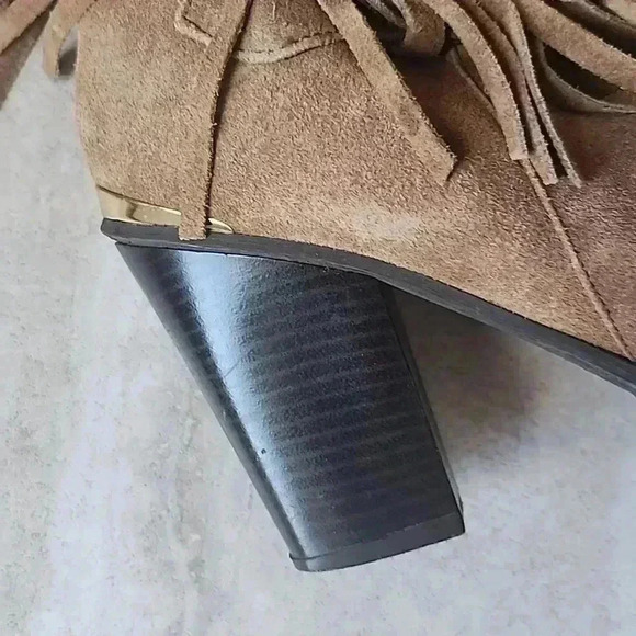 Genuine suede ankle booties with fringes - Picture 4 of 15